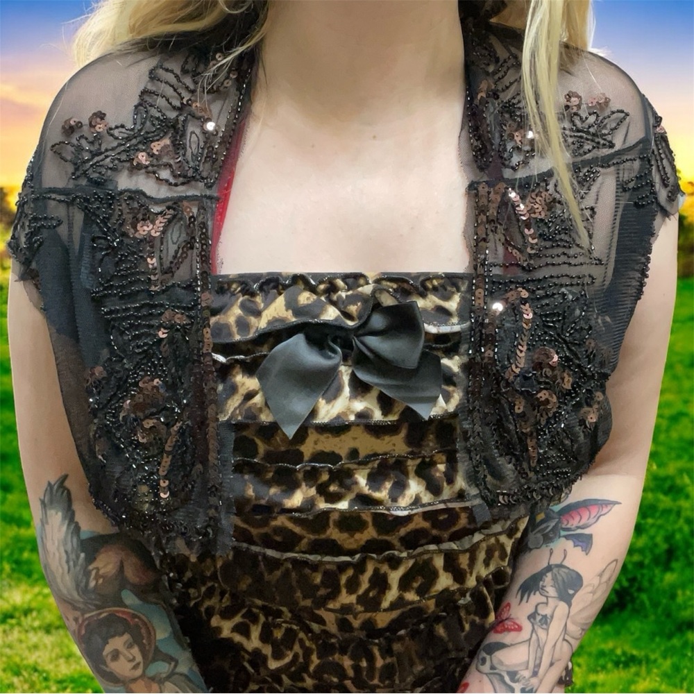 forever 21 y2k shrug